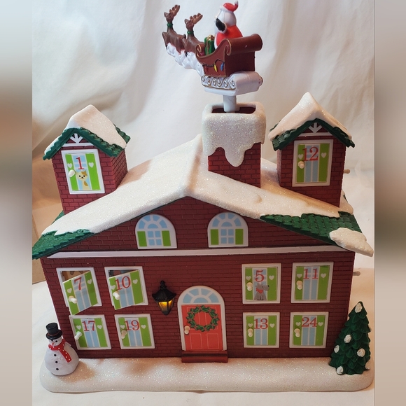 Countdown To Christmas Avon 2011 Advent Lighted Animated Musical House - Picture 4 of 13